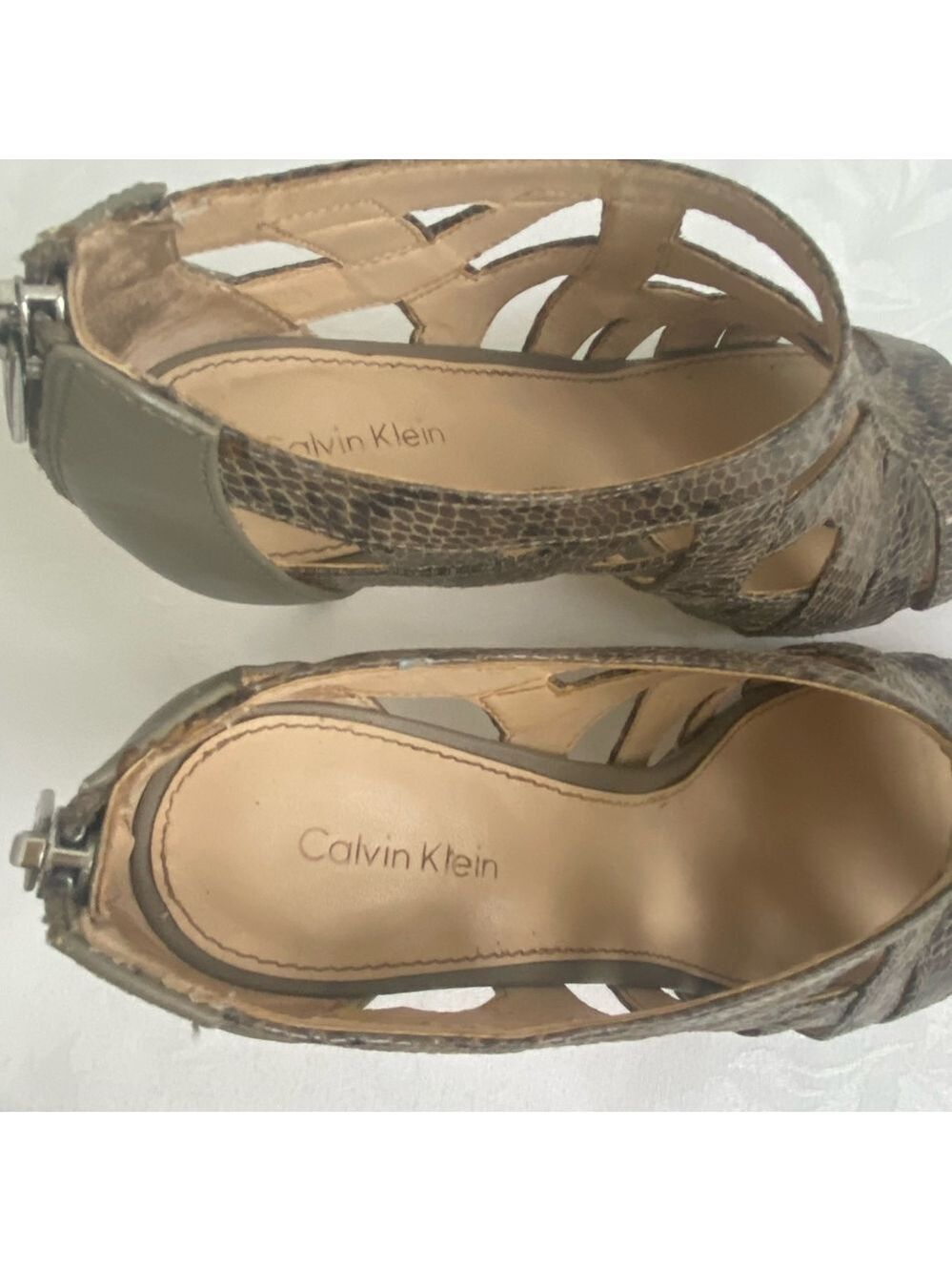 Calvin Klein Peep Toe High Heeled Kiani Lux Snake Sandals Size 7.5 - Picture 6 of 10
